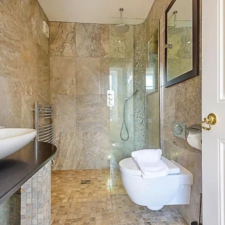 Finest Retreats - Harold * Whitby