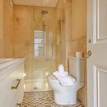 Finest Retreats - Harold *