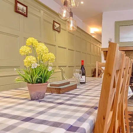 Finest Retreats - Harold *