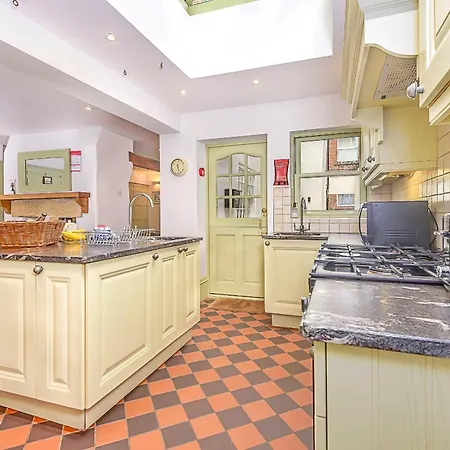 Finest Retreats - Harold Whitby