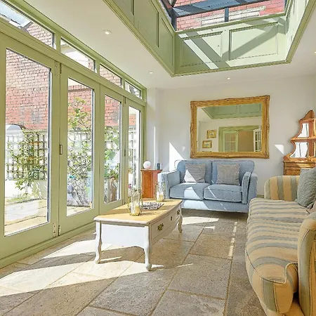 Finest Retreats - Harold * Whitby