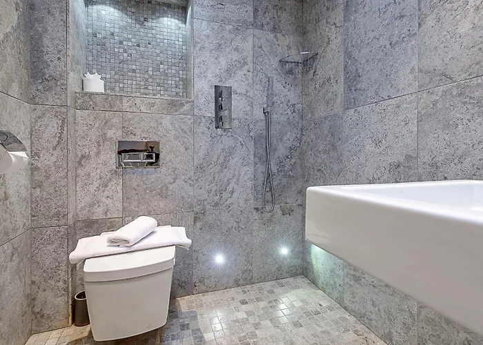 Finest Retreats - Harold ويتبي