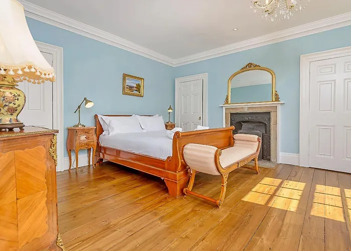 Finest Retreats - Harold Whitby